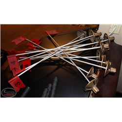 LOT OF 12 PUTTING FLAGS