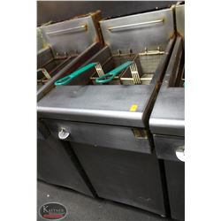 QUEST DUAL BASKET DEEP FRYER