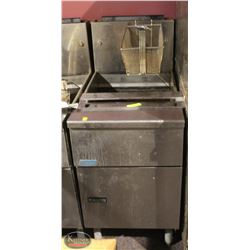 PITCO DUAL BASKET DEEP FRYER