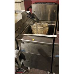 PITCO DUAL BASKET DEEP FRYER