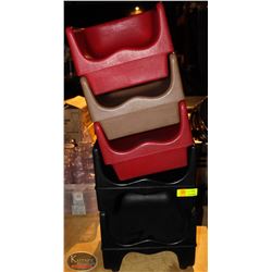 5 PLASTIC BOOSTER SEATERS
