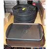 Image 1 : ASSORTED LOT OF DRINK TRAYS & FOOD TRAYS