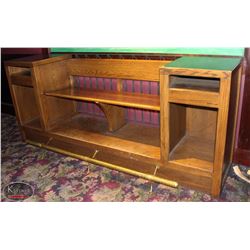 OAK SEATING BENCH W/ BRASS FOOTRAIL