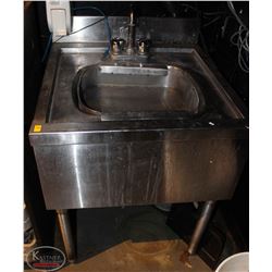 QUEST STAINLESS STEEL BAR SINK