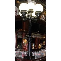 LARGE 5 GLOBE DECORATIVE METAL LAMP POST