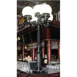 LARGE 5 GLOBE DECORATIVE METAL LAMP POST