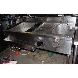 QUEST STAINLESS STEEL JOCKEY STATION W/
