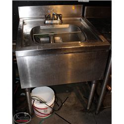 QUEST STAINLESS STEEL BAR SINK