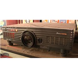 PANASONIC PROJECTOR.