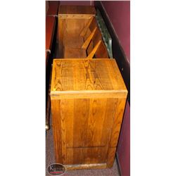 OAK 3 SEAT BENCH WITH BRASS FOOTRAIL