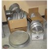 Image 1 : 2 BOXES OF ASSORTED PIZZA PANS INCL. ALUMINUM POTS