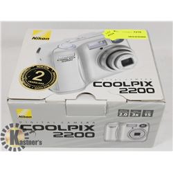 NIKON COOLPIC 2200 DIGITAL CAMERA WITH
