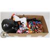 Image 1 : BOX W/TOY FIGURINES INCL. SUPER HEROES,