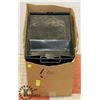 Image 1 : BOX OF PAINT TRAYS
