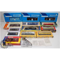 VINTAGE FLAT OF VARIETY OF 13 TRAIN HOPPERS