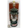 Image 1 : COLEMAN LANTERN IN WOOD CASE