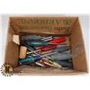 Image 1 : BOX OF VARIOUS SCREW DRIVERS