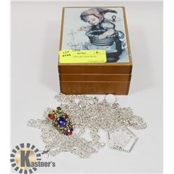MUSICAL JEWELRY BOX WITH JEWELRY