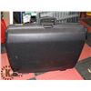 Image 1 : SAMSONITE SUITCASE