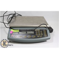 OHAUS TROOPER COUNT PROFESSIONAL SCALE