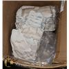 Image 1 : 96 PAIRS OF LARGE SUEDE AND CANVAS GLOVES.