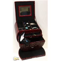 NEW ALLIGATOR LOOK, CHERRY RED TRAIN CASE STYLE JE