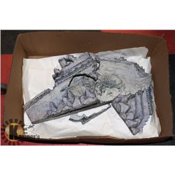 LARGE MULTI-PIECE SHIP-WRENCH AQUARIUM