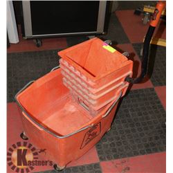 MOP BUCKET AND SQUEEZE