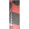 Image 1 : 4 FOOT - 12 TAP POWER BAR, 15 AMP,