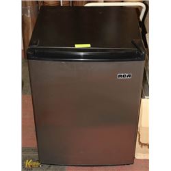 RCA MINI FRIDGE