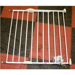 MUNCHKIN BABY GATE