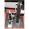 Image 1 : LOT OF 2 ASSORTED TRAILER LIFTS