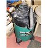 Image 1 : 10 GALLON SHOP VAC