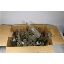 BOX OF VINTAGE COLLECTIBLE BOTTLES
