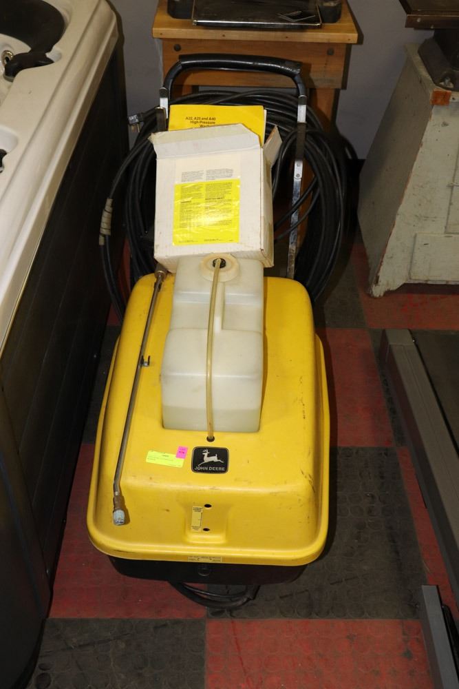 JOHN DEERE AZ2 PRESSURE WASHER.