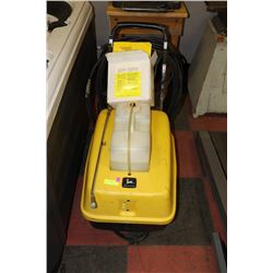 JOHN DEERE AZ2 PRESSURE WASHER.