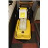 Image 1 : JOHN DEERE AZ2 PRESSURE WASHER.