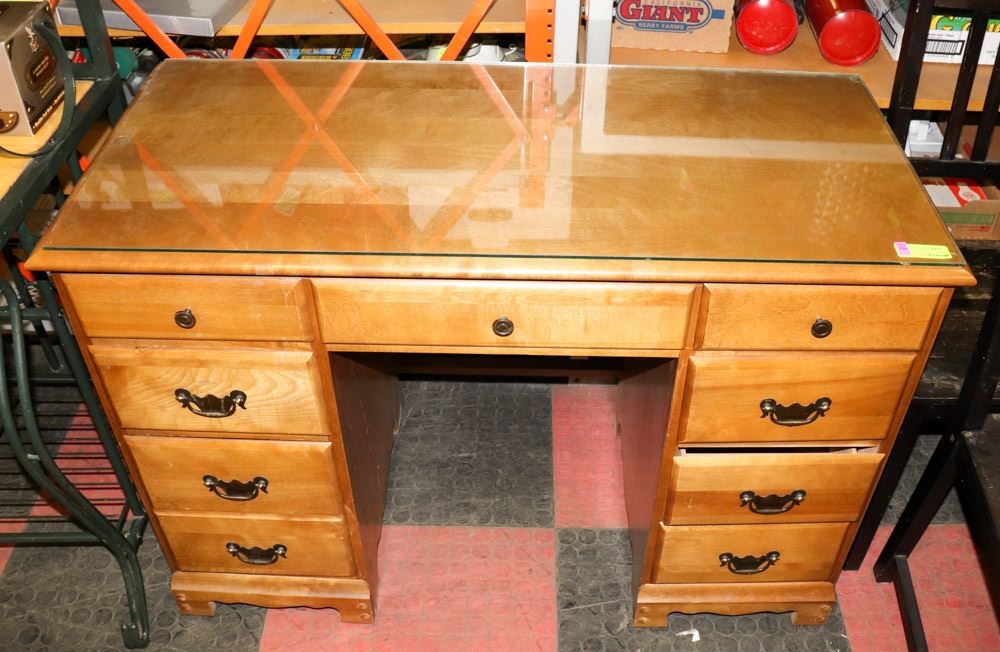 MAPLE DESK WITH GLASSTOP, 43.5"X20"X30.5"