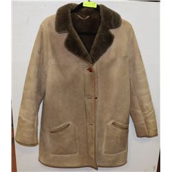 LADIES SHEEPSKIN WINTER COAT - SIZE L -