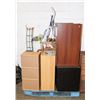 Image 1 : ESTATE PALLET WITH CABINETS COLLECTIBLE CANS