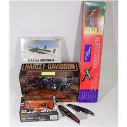 BOX OF COLLECTIBLES INCLUDING HARLEY DAVIDSON