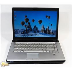 TOSHIBA SATELLITE WIN 7 ULTIMATE LAPTOP WITH AC