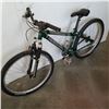 Image 3 : GREEN KONA BIKE