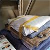 Image 2 : LOT OF MOVING BLANKETS