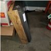 Image 3 : VELUX SKYLIGHT APPROX 28 x 22"