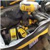 Image 2 : 2 DEWALT IMPACT GUNS W/ BATTERY AND CHARGER - TESTED AND WORKING