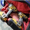 Image 3 : 2 CORDLESS DEWALT IMPACT GUNS WITH BATTERIES AND CHARGER