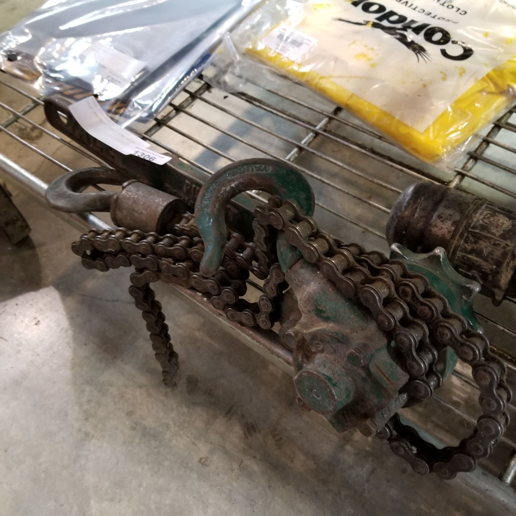 VALE PUL LIFT CHAIN COME ALONG Big Valley Auction vale-pul-lift-chain-come-along-big-valley-auction