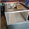 Image 8 : 2 TABLE TOP SHOWCASES