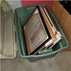 TOTE OF PICTURE FRAMES